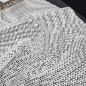 Tissu en maille extensible léger 147 cm Nylon Spandex respirant pour lingerie de mariage, vêtements de sport, élastique puissant, couleur personnalisée - Product Image 1