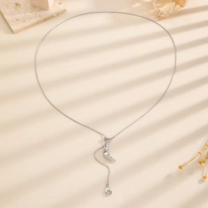 Cadena para suéter con diseño de luna para mujer, estilo sencillo con cadena de serpiente chapada en oro. - Product Image 4