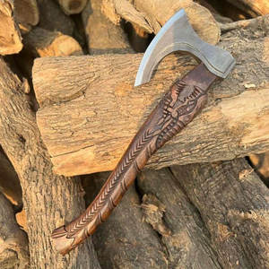 Hacha para cortar madera de inspiración vikinga, hecha a mano con mango de madera, herramienta de bushcraft para camping, regalo rústico y pieza decorativa. - Product Image 1