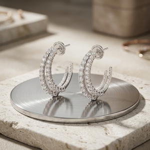 Pendientes de Aro de Oro Blanco de Doble Fila con Diamantes Cultivados en Laboratorio de 10k/14k/18k, Estilo Eternidad Completa, Piedras Pavé, Diseño Curvo de Media Luna, Para Fiesta - Product Image 3