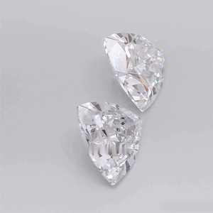 Paire de diamants taille trillion certifiés IGI 1,01 carat, pierres assorties cultivées en laboratoire, diamants non montés pour boucles d'oreilles, polis à la main en Inde - Product Image 4