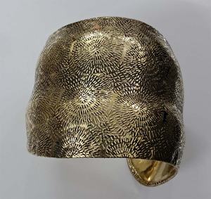 Brazaletes de latón a la moda para mujer, pulsera, suministro de joyería de Metal para mujeres y niñas para fiestas y regalos, de la India - Product Image 1