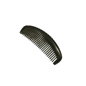 Peigne artisanal en corne de buffle à vendre, pour femme et homme, usage en salon, qualité supérieure, 100% corne naturelle, possibilité de personnaliser le logo. - Product Image 6