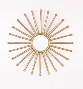 Espejos de pared de diseño de metal de hierro de calidad estándar utilizados para decoración de interiores, espejo decorativo colgante de pared al precio más bajo. - Product Image 4