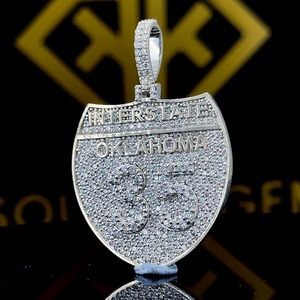 Superbe pendentif fantaisie pour enfants en argent sterling plaqué or rose, style hip-hop, serti de moissanite taille brillant et de diamants étincelants - Product Image 3