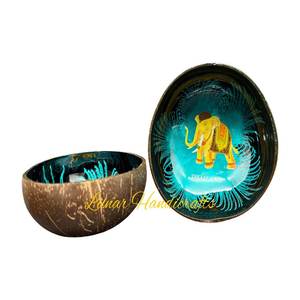 Bol en coquille de noix de coco naturelle de couleur personnalisée fabriqué au Vietnam Styles multiples Design décoratif Bols en noix de coco laqués colorés - Product Image 5