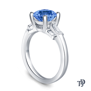 Anillo de compromiso con detalles de baguette en oro de 10K y centro de diamante esmeralda, fabricante mayorista y minorista OEM - Product Image 6
