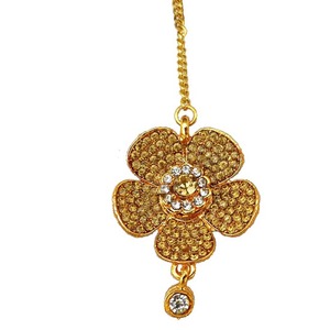 Elegante Maang Tikka con Flores de Pedrería y Cristal en el Centro para Accesorio de Pelo de Boda - Product Image 3