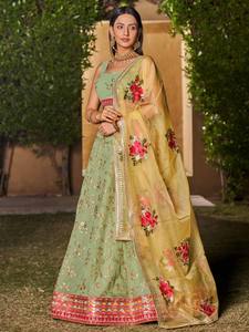 Conjunto Indio-Pakistaní de Georgette con Bordado Floral Verde, Blusa sin Mangas, Lehenga, Estola, Largo hasta el Suelo, Secado Rápido, para Bodas y Fiestas - Product Image 3