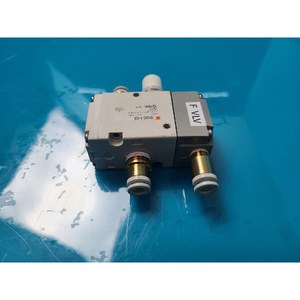 Vanne pneumatique à 3 ports SMC VPA342-1-02B, utilisée comme pièce détachée pour équipement semi-conducteur d'occasion - Product Image 3