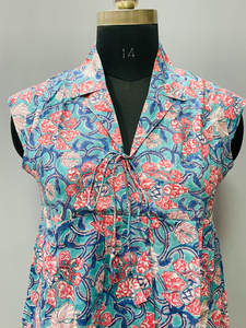 เสื้อกล้ามผ้าฝ้ายพิมพ์ลายด้วยมือสำหรับผู้หญิง แขนสั้น สไตล์ลำลอง เป็นมิตรกับสิ่งแวดล้อม ลายดอกไม้สไตล์ญี่ปุ่น ติดกระดุมด้านหน้า ของขวัญสำหรับเธอ - Product Image 2