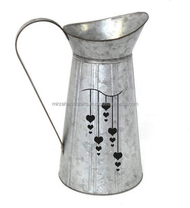 Pichet en métal galvanisé fait à la main avec décoration de ferme multifonctionnelle au motif de fleurs ou de vases - Product Image 5