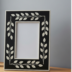 Cadre photo élégant en os incrusté, motif floral noir, décoration moderne pour la maison - Product Image 4