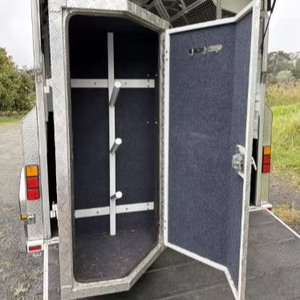 Remolque para Caballos Premium Marca 2022 con Carga en Ángulo para Remolque de Caballos, Capacidad Máxima de 2 Caballos, en Venta - Product Image 1
