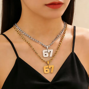 Collar con colgante de número para adultos en acero inoxidable 304 con revestimiento PVD chapado en oro real de 18K - Product Image 1