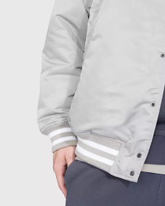 Chaqueta de béisbol bordada con nombre y número de equipo personalizada, chaqueta deportiva de satén para hombre, venta al por mayor - Product Image 5