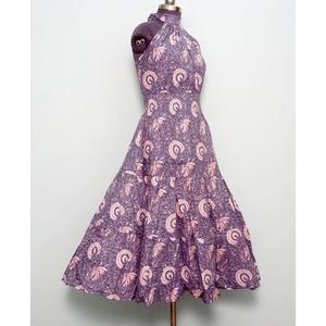 เดรสทรงเอพิมพ์ลายดอกไม้สไตล์โบฮีเมียนทันสมัยสวยงาม คอทรงโอ ความยาวระดับเข่า ผ้าฝ้าย พิมพ์ลายบล็อก สำหรับงานปาร์ตี้ฤดูร้อน ฤดูใบไม้ผลิ ฤดูร้อน - Product Image 3