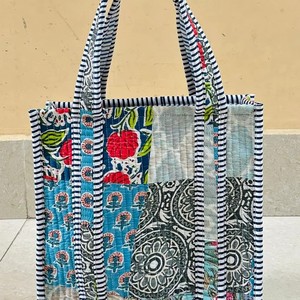 Bolsa de Mano de Algodón Estampada a Mano Personalizada al por Mayor para Mujer, Bolsa de Compras Reutilizable Ecológica con Cierre y Diseño Floral - Product Image 1