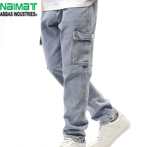 กางเกงยีนส์คาร์โก้ผู้ชายพรีเมียม ทรงหลวม หลายกระเป๋า สีฟ้าอ่อน ผ้าฝ้ายระบายอากาศ สไตล์สตรีทแวร์ลำลอง เหมาะสำหรับใส่ทำงานกลางแจ้ง - Product Image 2