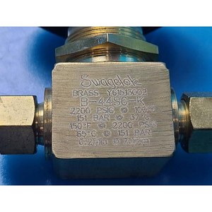 Interruptor Termoeléctrico E-T-A 2-5700-IG1-K10-DD 4A, Usado, Piezas de Equipos Semiconductores Legacy - Product Image 6