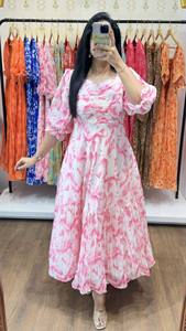 Robe Maxi Pure Élégance Effet Lumineux, Robe Maxi Florale, Robe Maxi Éternelle, Robe Maxi Moments Charmants, Robe Maxi en Mousseline de Soie Douce et Légère - Product Image 2