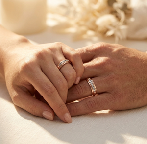 Anillos de Compromiso y Matrimonio de Oro Rosa para Pareja, Anillos de Diamantes con Canal de Oro Amarillo de 18K, Certificados por IGI, Clásicos - Product Image 2