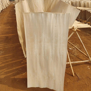 Chapa de Madera Dura Industrial de Corte Rotatorio, Duradera y Ecológica, con 10-12% de Humedad para la Producción de Contrachapado - Product Image 1