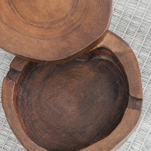 Cenicero de Madera Natural para Mesa, Sala de Estar, Balcón y Auto, Cenicero de Madera de Estilo Vintage para Hogar y Oficina, Redondo, Marrón, en UO - Product Image 3