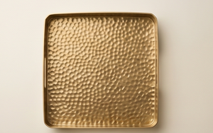 Bandeja de lujo de metal dorado martillado cuadrada con asa recortada, plato para centro de mesa de café, para sala de estar, eventos, venta al por mayor - Product Image 2