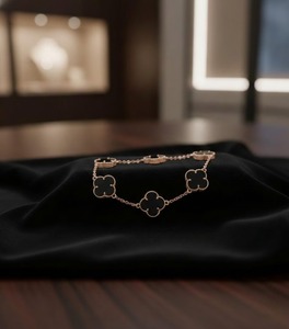 Vintage 18k <b>Solid</b> Gold 5 Clover Chain & Link Charm <b>Bracelet</b> with Black Onyx Engagement Gift for Unisex Party Wear - Product Image 1