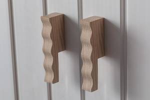 Poignée de meuble en bois ondulée moderne, faite à la main, forme irrégulière, en chêne, pour tiroir, artisanat naturel, décoration intérieure, poignées de meuble en bois - Product Image 6