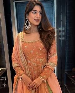 Ensemble élégant de robe et de lehenga en soie chinon, orné de broderies en fils et de paillettes, pour les mariages, les fêtes et les occasions spéciales. - Product Image 1