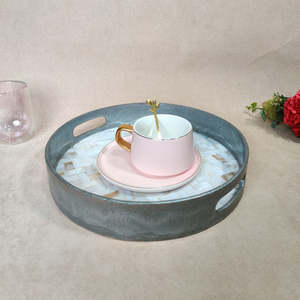 Plateau de service rond en nacre incrustée, cadre métallique fait main, assiette décorative bohème pour la maison et les fêtes - Product Image 4