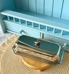 Metal And Glass Butter Dish With Lid Elegant Butter <b>Storage</b> <b>Container</b> Used For Gifting Purpose With Premium Tableware Appeal - Product Image 3