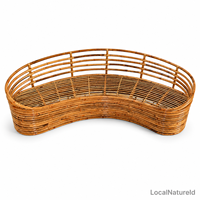 Handgewebtes Dreisitzer Modernes Rattan-Sofa Geschwungene Korbgeflecht-Loungebank mit Schaumstoff-Füllung Natürliche Wohnzimmer-Sitzgelegenheit