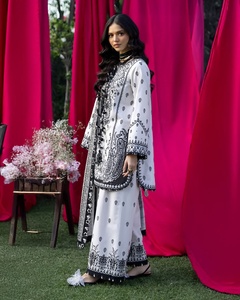 Salwar Kameez pour femmes de haute qualité en noir et blanc, idéal pour les occasions de fête et de plage - Matière viscose, évacuation de l'humidité, séchage rapide, protection solaire - Product Image 2