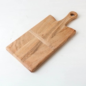 Planche à découper rectangulaire haute avec poignée, surface lisse et épaisse, idéale pour couper, servir et sublimer le style de cuisine moderne - Product Image 3