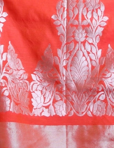 KV Watermelon Pink Cotton <b>Blend</b> Handwoven Floral Pallu Saree With Unstitched Blouse - Product Image 3
