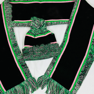 Alpha Kapa Alpha (AKA) Conjunto de Bufanda Larga de Punto Grueso y Gorro con Pompones en Rosa Salmón y Verde Manzana, Diseño Jacquard, Unisex, para Invierno - Product Image 6