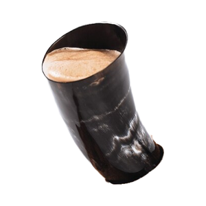 Chope à bière artisanale en corne de Viking avec finition naturelle polie et support en bois – Chope traditionnelle pour la maison - Product Image 3