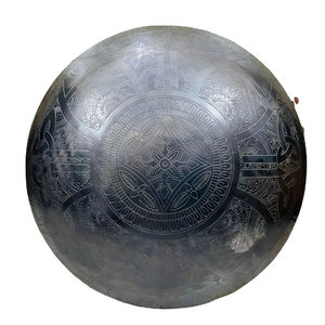 Bouclier décoratif médiéval noir de 22 pouces |   Bouclier mural en acier gravé |   Bouclier de présentation de style guerrier antique et viking - Product Image 1