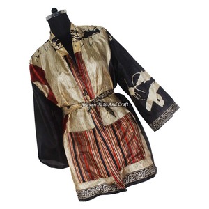 KS009 Kimono long en soie pure pour femme, style sari vintage, taille unique ajustable, veste longue en soie vintage pour femme - Product Image 1