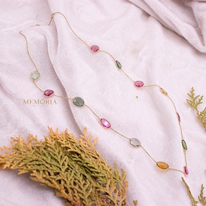 สร้อยคอพลอยทัวร์มาลีนธรรมชาติหลายสี ขายส่ง ตัวเรือนทองคำแท้ 18k ทรงเหลี่ยม งานแฮนด์เมดสไตล์วินเทจ ของขวัญแต่งงาน - Product Image 3