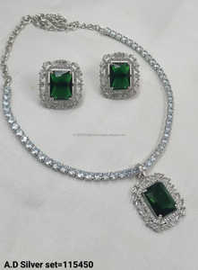 Juego de Joyería Nupcial Étnica Americana Clásica con Diamantes, Collar y Aretes de Dos Piezas para Boda y Fiesta, Plateado - Product Image 5