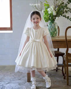 Vestido de niña de las flores personalizado estilo heredado, de satén color marfil con mangas abullonadas, estilo princesa, para boda, primera comunión, bautizo, boutique infantil - Product Image 4