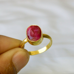 Anillo de Piedra Preciosa Chapado en Oro con Rubí, Anillo de Piedra Roja Hecho a Mano, Joyería Elegante, Anillo de Piedra de Nacimiento de Julio - Product Image 4