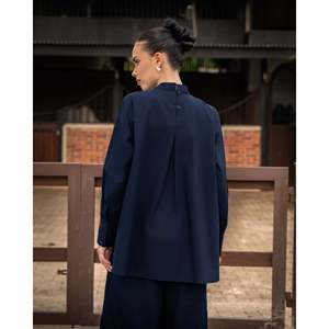 Blusas y Camisas Elegantes para Mujer Amary con Diseño Superpuesto para Mayor Comodidad y Estilo - Product Image 5