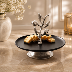 Plateau de service élégant sur piédestal, support à gâteau en métal de luxe pour une présentation élégante des desserts et une décoration de table moderne - Product Image 1