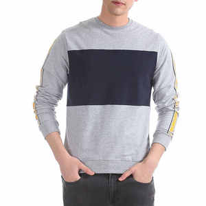 เสื้อสเวตเชิ้ตคอกลมสีเทาอ่อนดำแบบมีแถบข้างอกสำหรับผู้ชาย แขนยาว สวมใส่สบายๆ ในฤดูหนาว ขายส่ง - Product Image 1