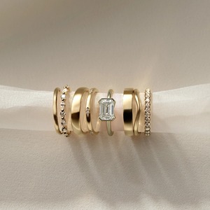 Anillo de compromiso de diamantes IGI de alta gama, estilo moderno para mujer, anillos de diamantes cultivados en laboratorio de oro amarillo. - Product Image 3